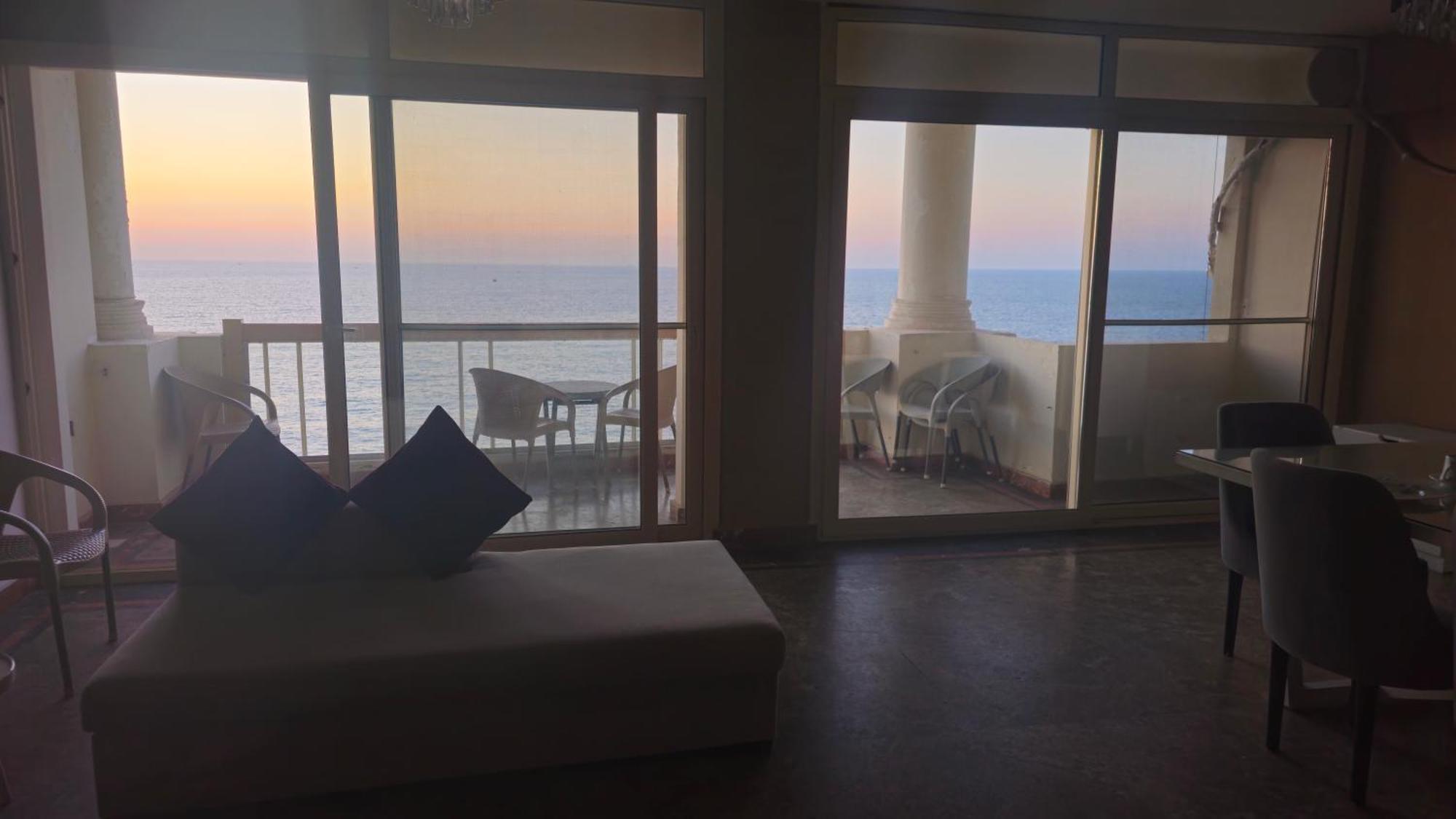 Апартаменты Midpoint Sea View - Families Only Александрия Экстерьер фото
